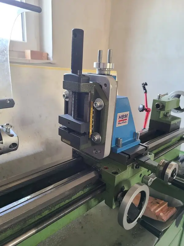 Small machine vise fully mounted on the adapter plate